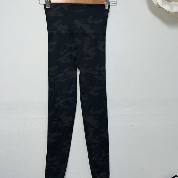 Spanx look at me now camo leggings size Small - Picture 5 of 7